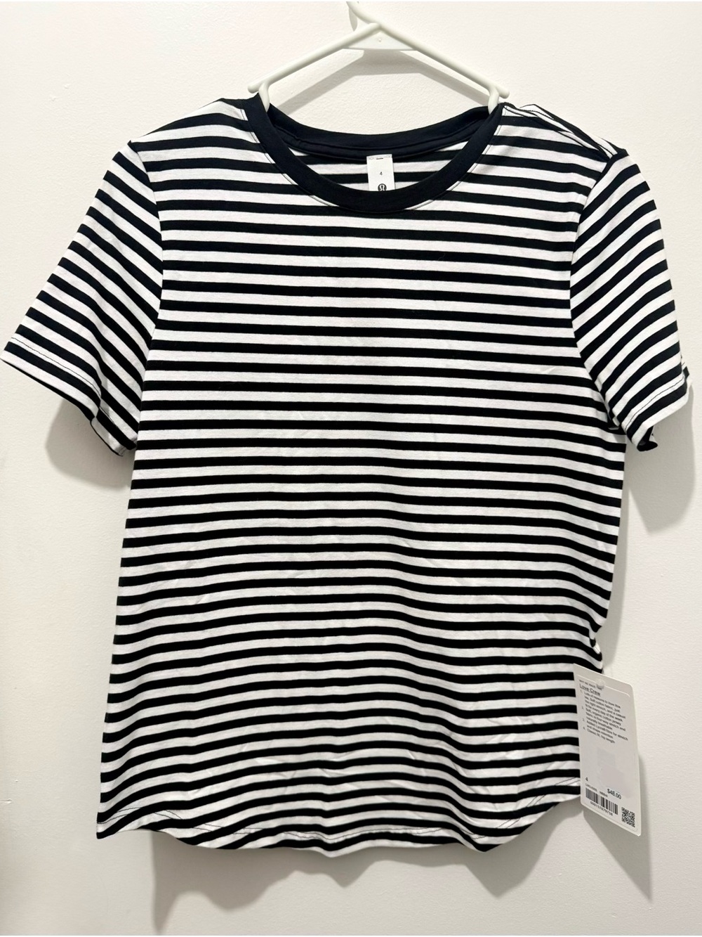 Lululemon Love Crew. Size 4, Black / White